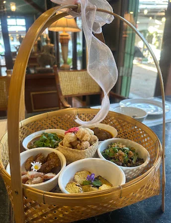 Artisan food basket